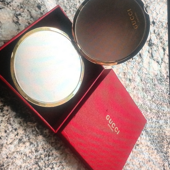 Gold-Tone Makeup Mirror Compact + Box NWOT - Picture 2 of 4